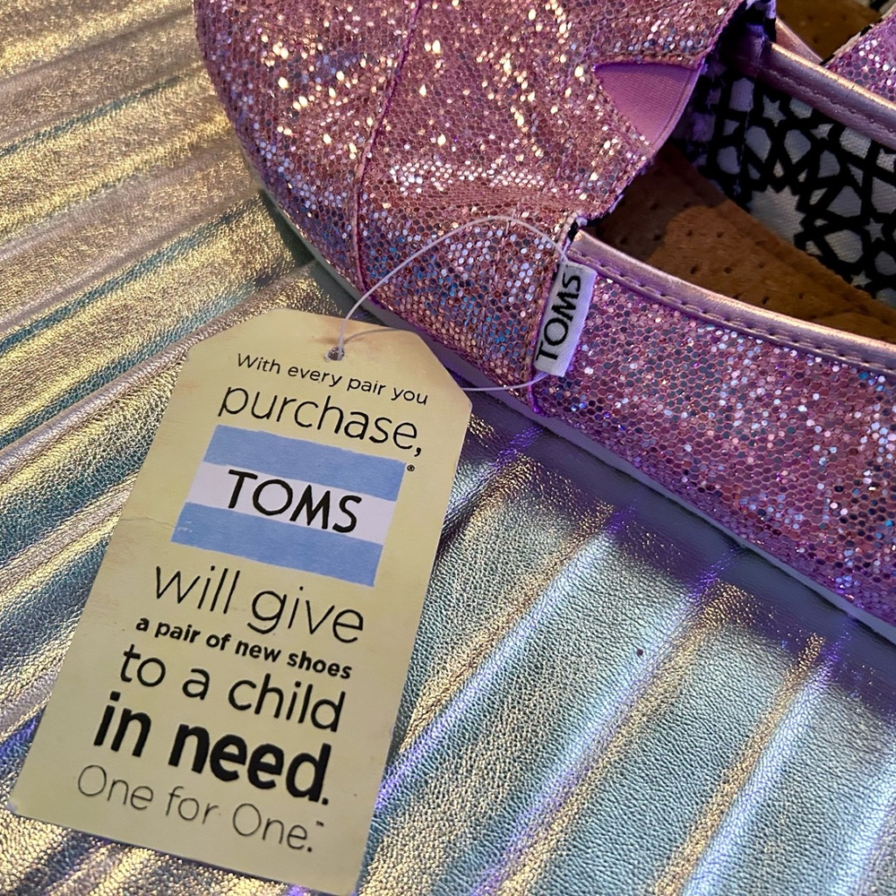 NWT Toms Light Pink Sparkly Canvas Flats, Size 6.5 - Picture 11 of 12